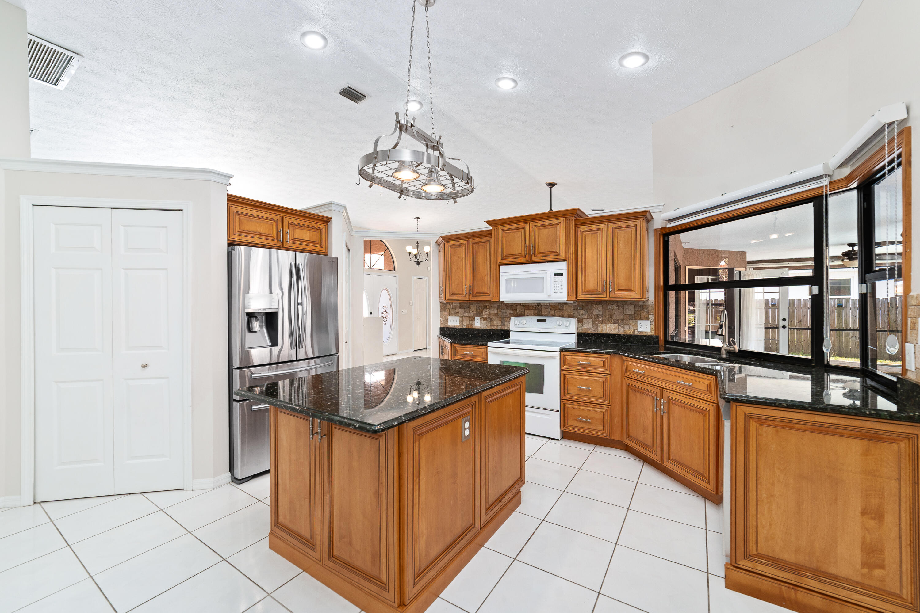 2355 Southwest Salmon Road Port St. Lucie, FL 34953 - Photo 9 of 39 DSC02113