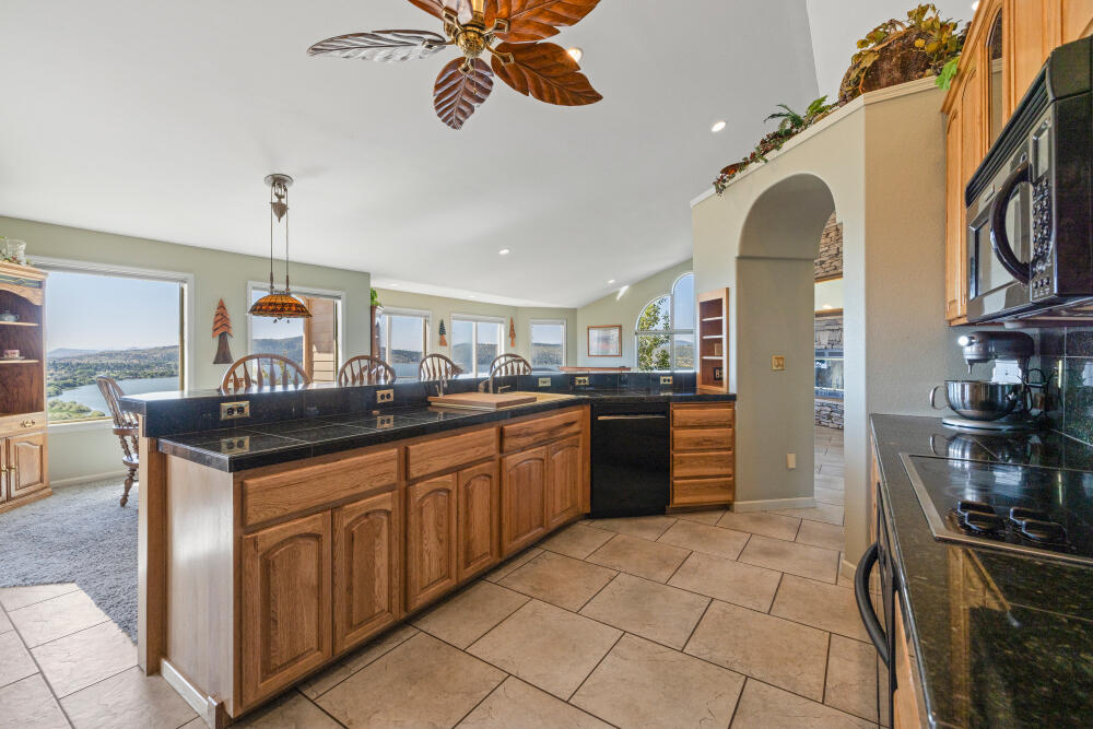 4865 Sunset Ridge Road Klamath Falls, OR 97601 - Photo 11 of 33 4865SunsetRidgeRd-51