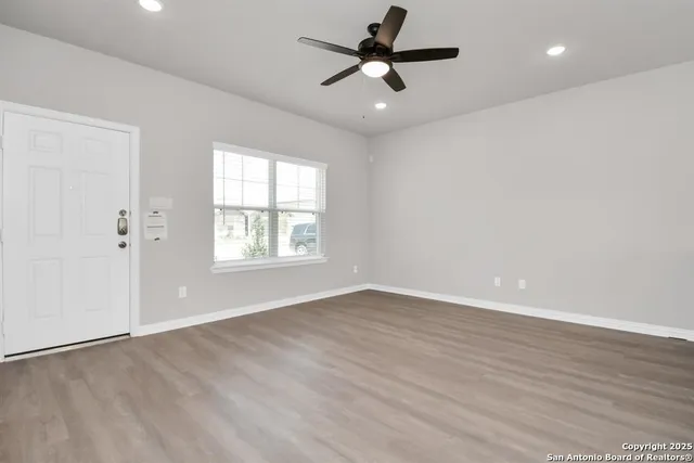 $2,499 | 27035 Beacon Gln Drive, Unit BLACKSTONE C3, Katy, TX 77493