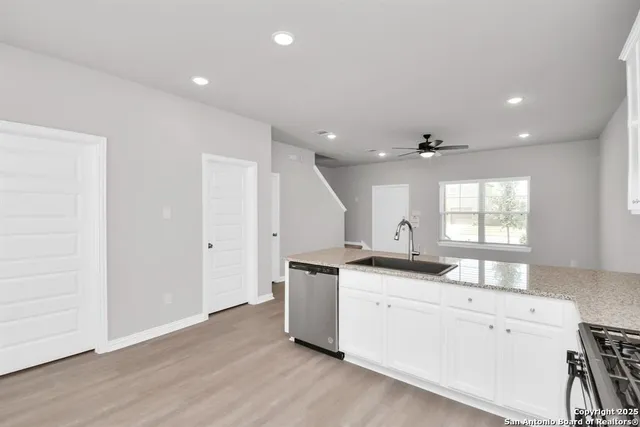 $2,499 | 27035 Beacon Gln Drive, Unit BLACKSTONE C3, Katy, TX 77493