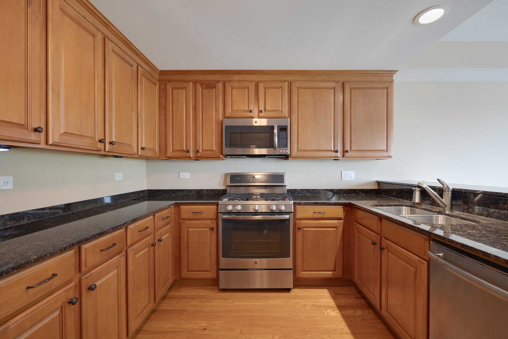 125 North Buffalo Grove Road, Unit 213 Buffalo Grove, IL 60089 - Photo 10 of 27