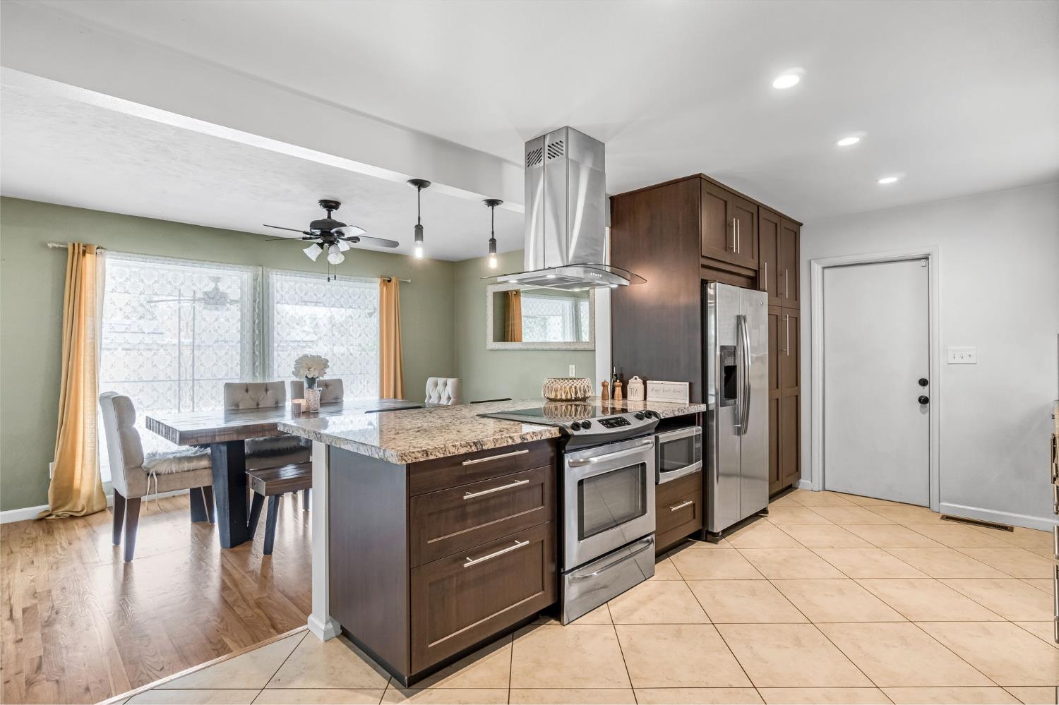 172 West Scott Avenue Fresno, CA 93704 - Photo 5 of 15