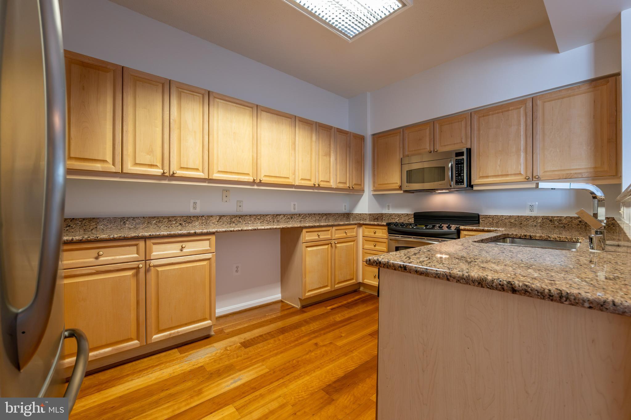 19355 Cypress Ridge Terrace, Unit 708 Leesburg, VA 20176 - Photo 28 of 36