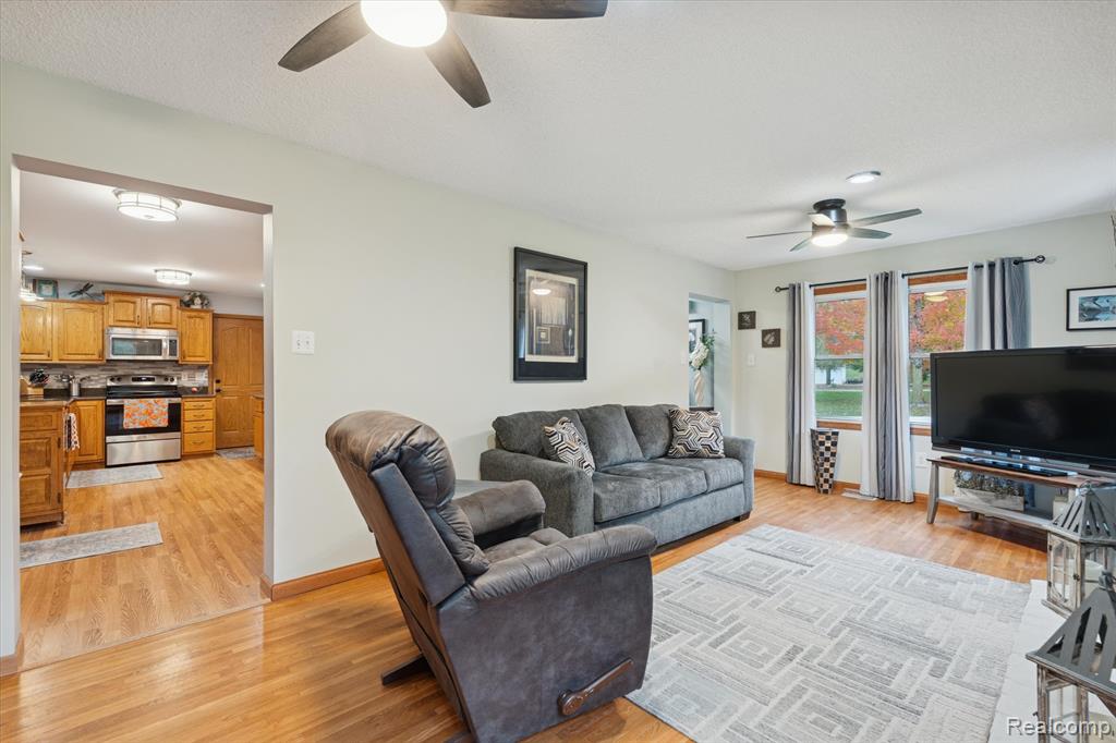 7233 West Lange Road Fowlerville, MI 48836 - Photo 7 of 55