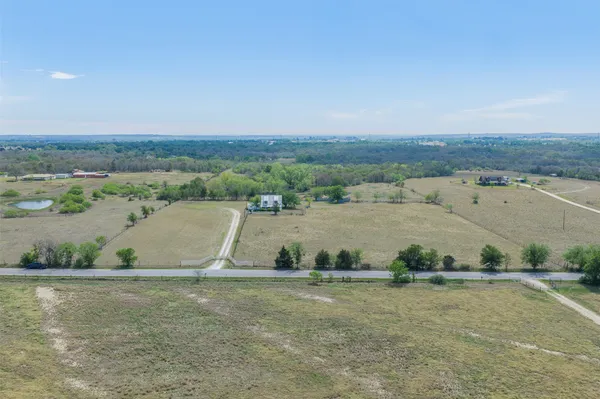 $800,000 | 763 Upper Elgin River Road, Elgin, TX 78621