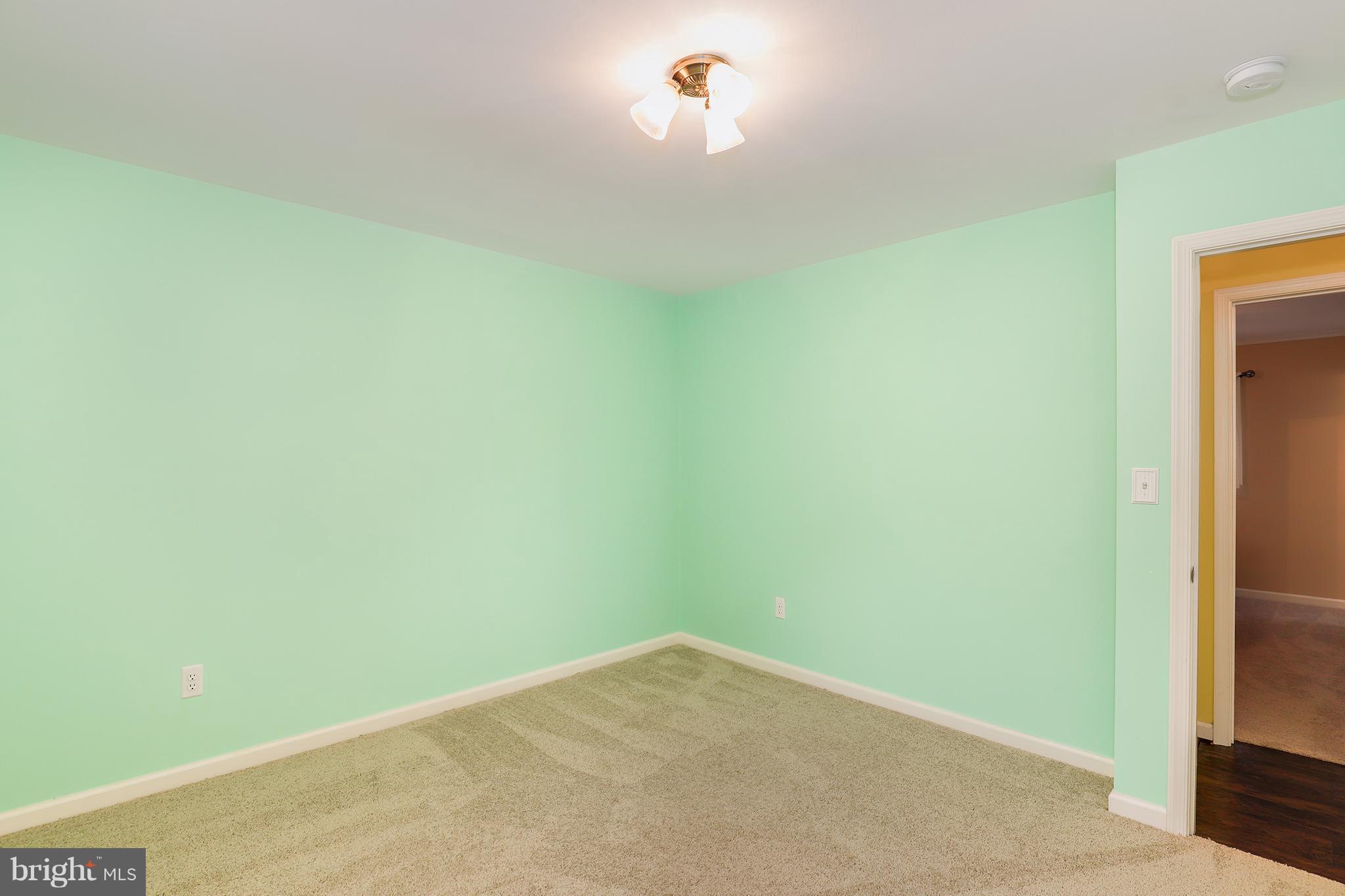 212 Hickory Point Road Pasadena, MD 21122 - Photo 21 of 30 Gallery Image 21