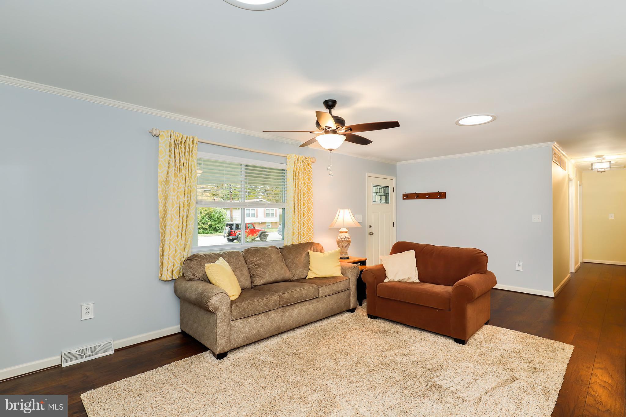 212 Hickory Point Road Pasadena, MD 21122 - Photo 5 of 30 Gallery Image 5