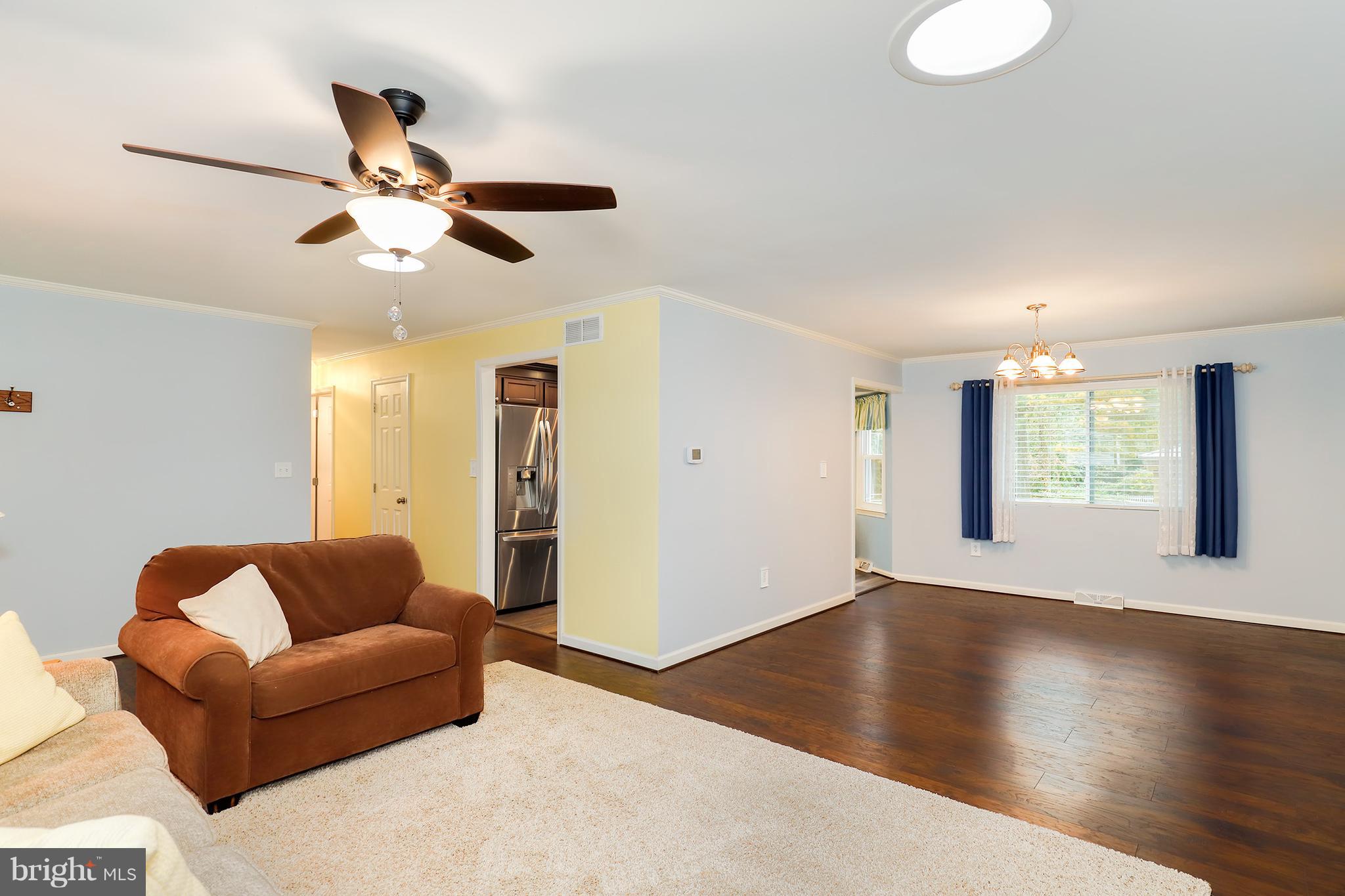 212 Hickory Point Road Pasadena, MD 21122 - Photo 6 of 30 Gallery Image 6