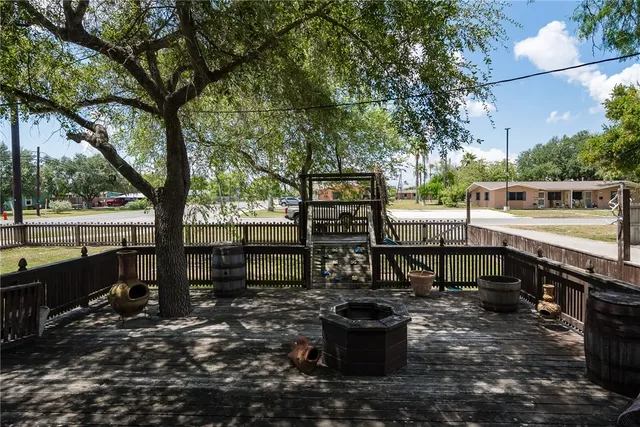 a house view with a outdoor space