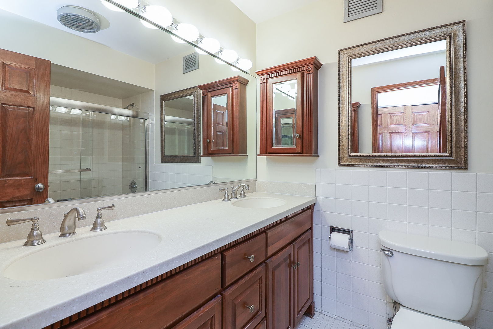 20 North Tower Road, Unit 12F Oak Brook, IL 60523 - Photo 12 of 20 Gallery Image 12