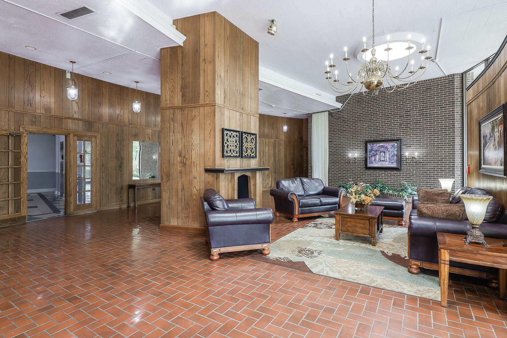 20 North Tower Road, Unit 12F Oak Brook, IL 60523 - Photo 2 of 20 Gallery Image 2