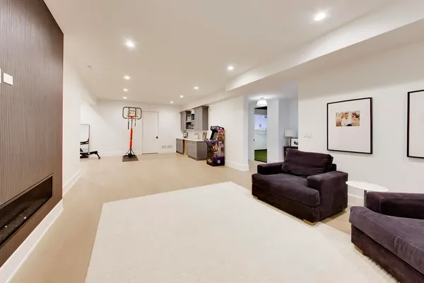 $3,499,000 | 910 Allmen Avenue, Hinsdale, IL 60521