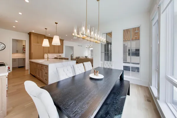 $3,499,000 | 910 Allmen Avenue, Hinsdale, IL 60521