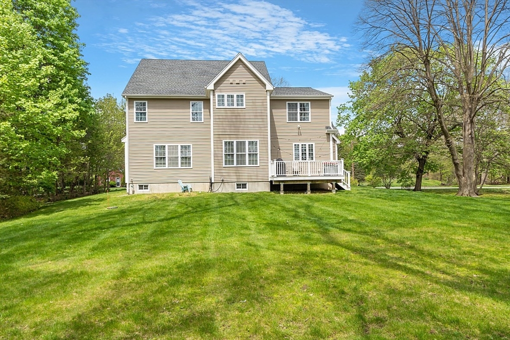 42 Ridgeway Road Concord, MA 01742 - Photo 4 of 36 Gallery Image 4