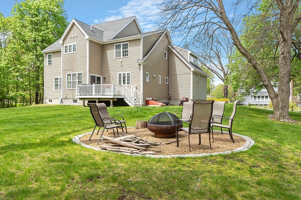 42 Ridgeway Road Concord, MA 01742 - Photo 6 of 36 Gallery Image 6