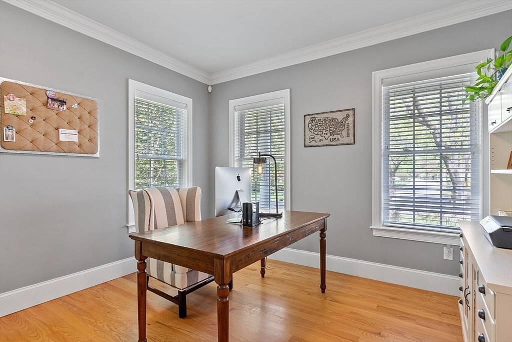 42 Ridgeway Road Concord, MA 01742 - Photo 9 of 36 Gallery Image 9