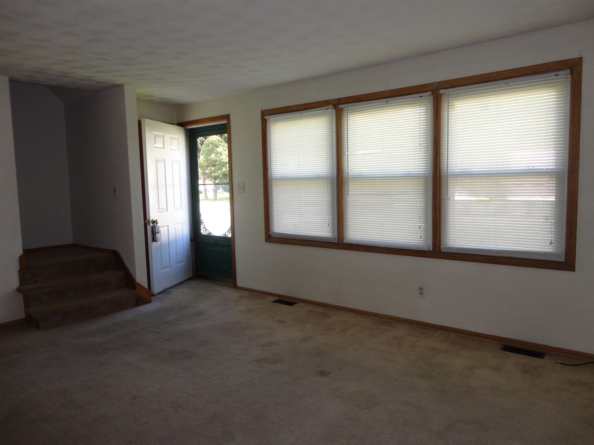 3018 Hobson Road Fort Wayne, IN 46805 - Photo 3 of 24