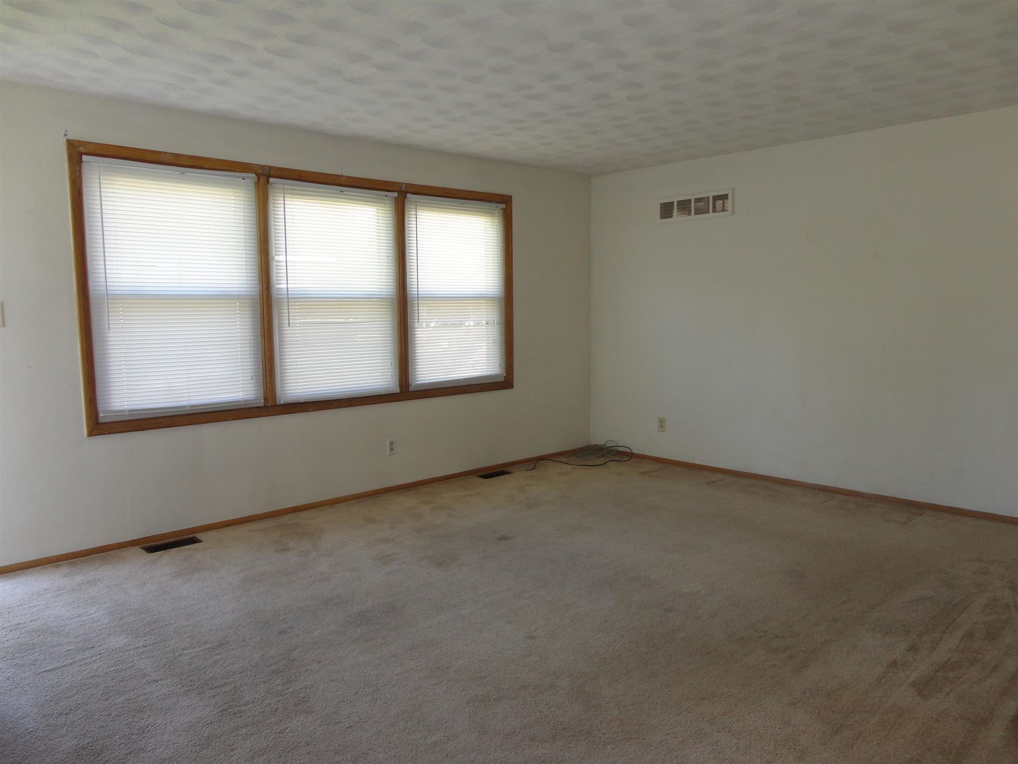 3018 Hobson Road Fort Wayne, IN 46805 - Photo 4 of 24