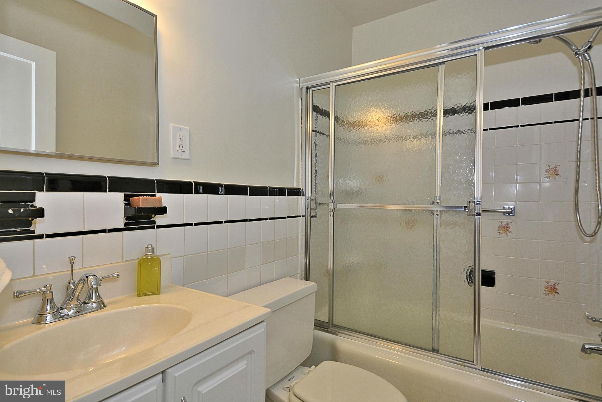 3307 Edgewood Road Kensington, MD 20895 - Photo 15 of 30 Bath