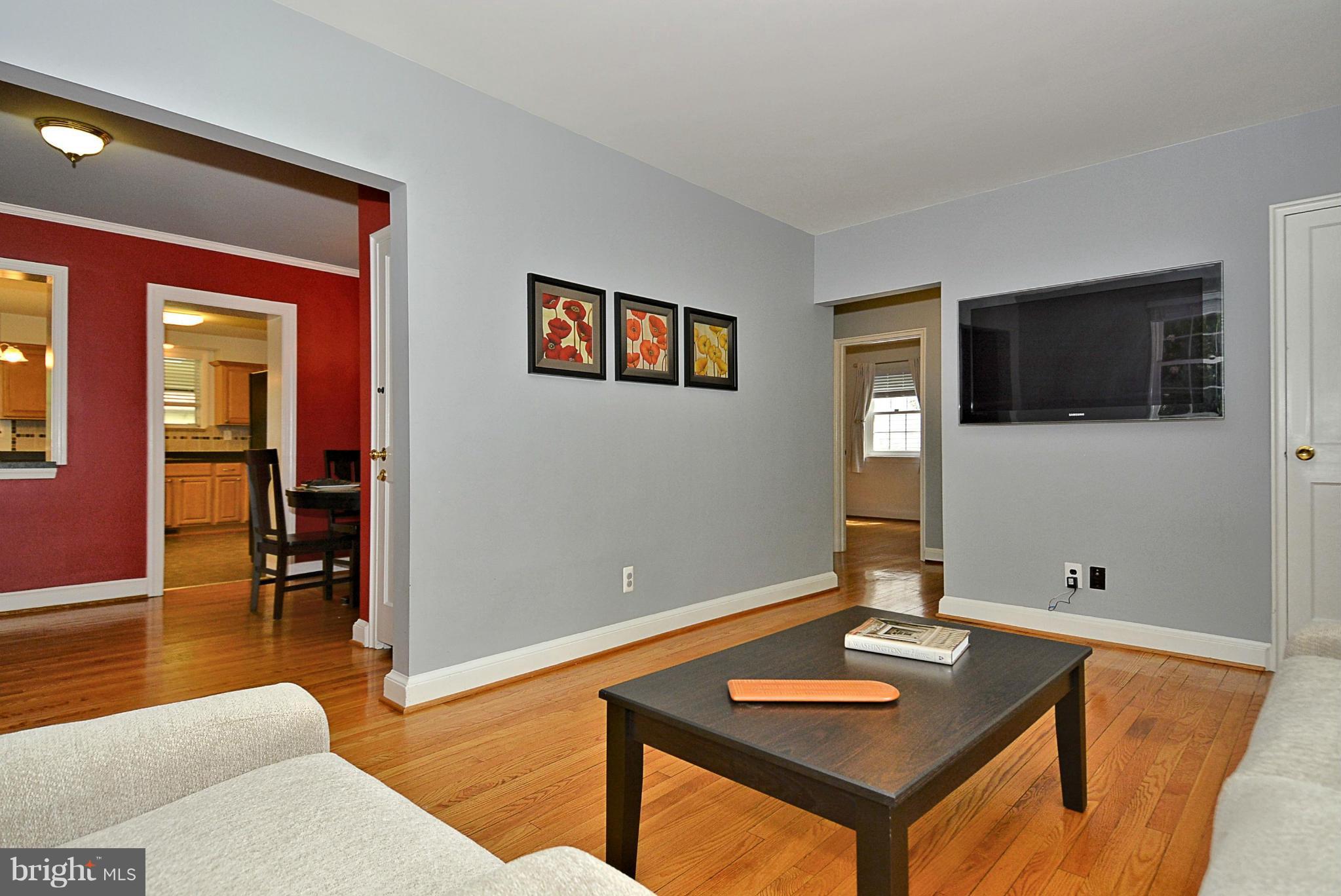 3307 Edgewood Road Kensington, MD 20895 - Photo 5 of 30 Living Room