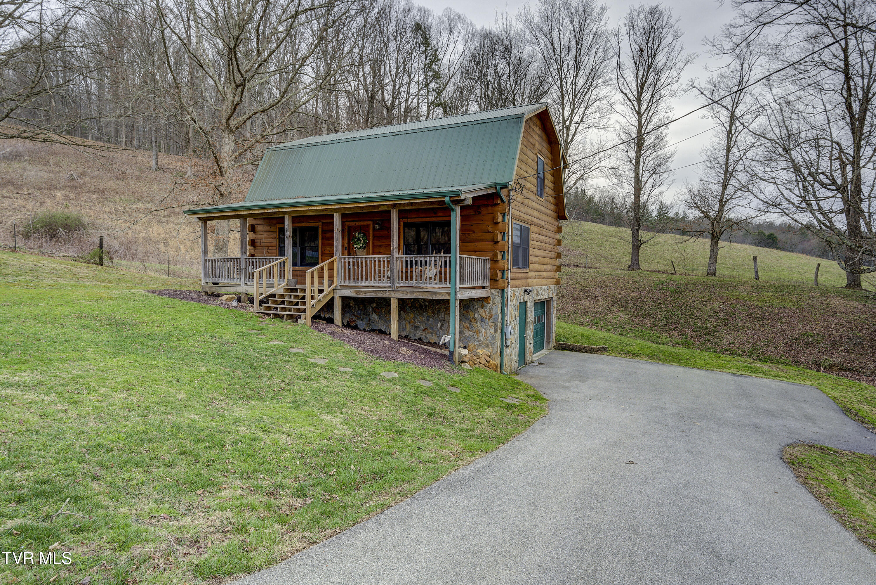 522 Deer Haven Road Unicoi, TN 37692 - Photo 4 of 51 DeerHaven-51