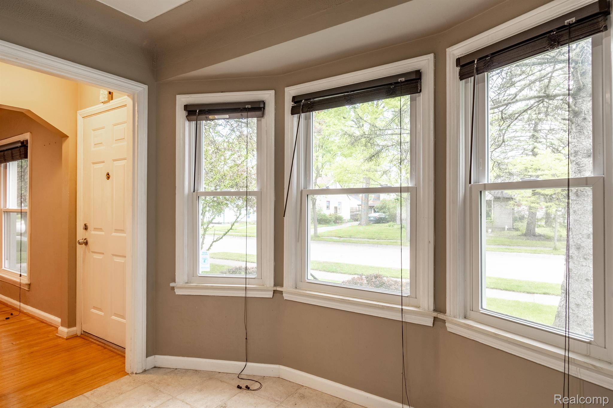 2119 Columbia Road Berkley, MI 48072 - Photo 9 of 39 Gallery Image 9