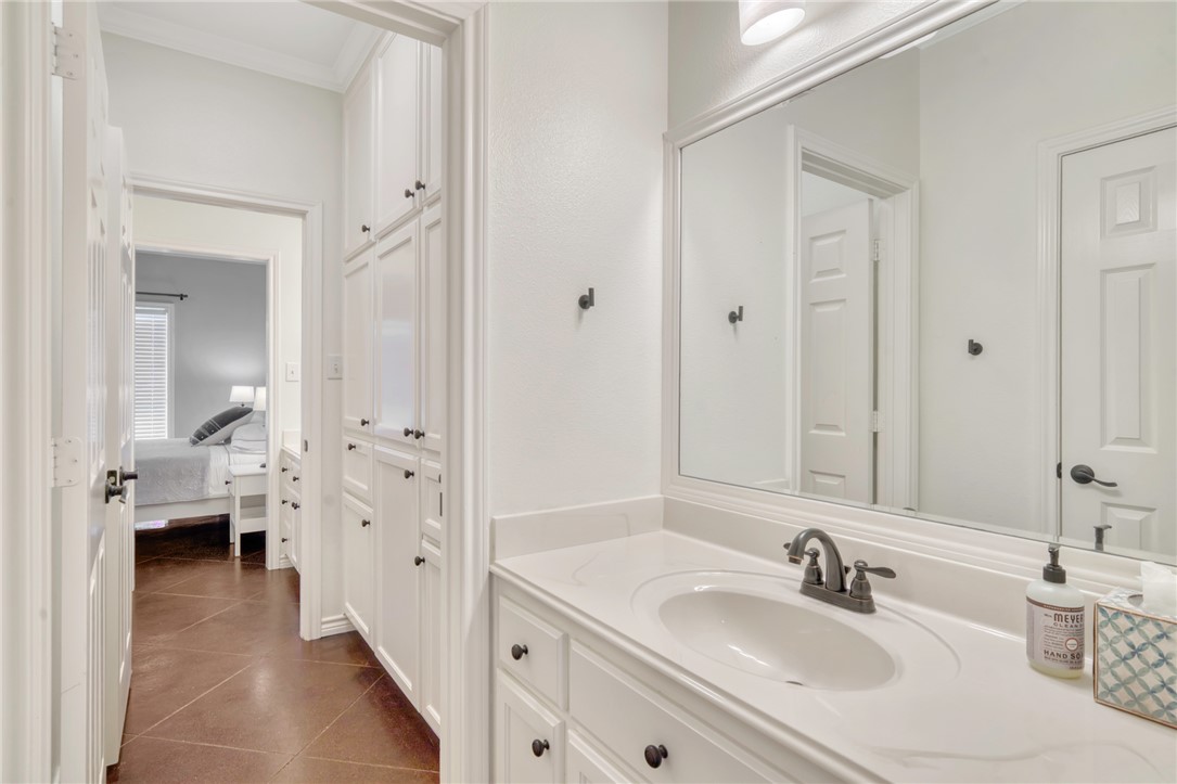 9652 Locke Road Bryan, TX 77808 - Photo 16 of 50 JACK AND JILL BATH