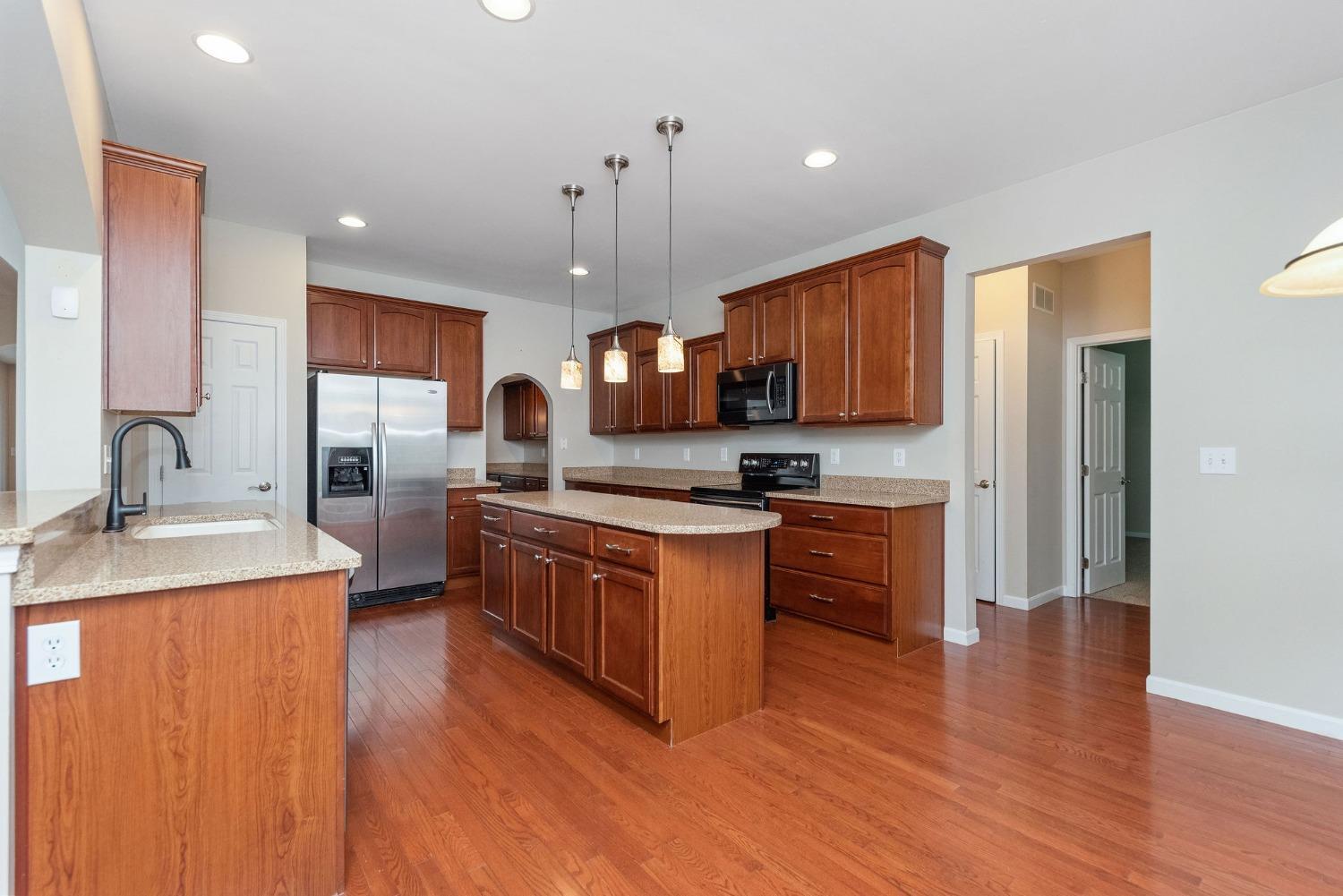 692 Hyacinth Road Cincinnati, OH 45245 - Photo 16 of 41