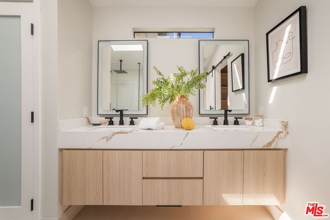 17810 Sabbiadoro Way Pacific Palisades, CA 90272 - Photo 21 of 35 Gallery Image 21