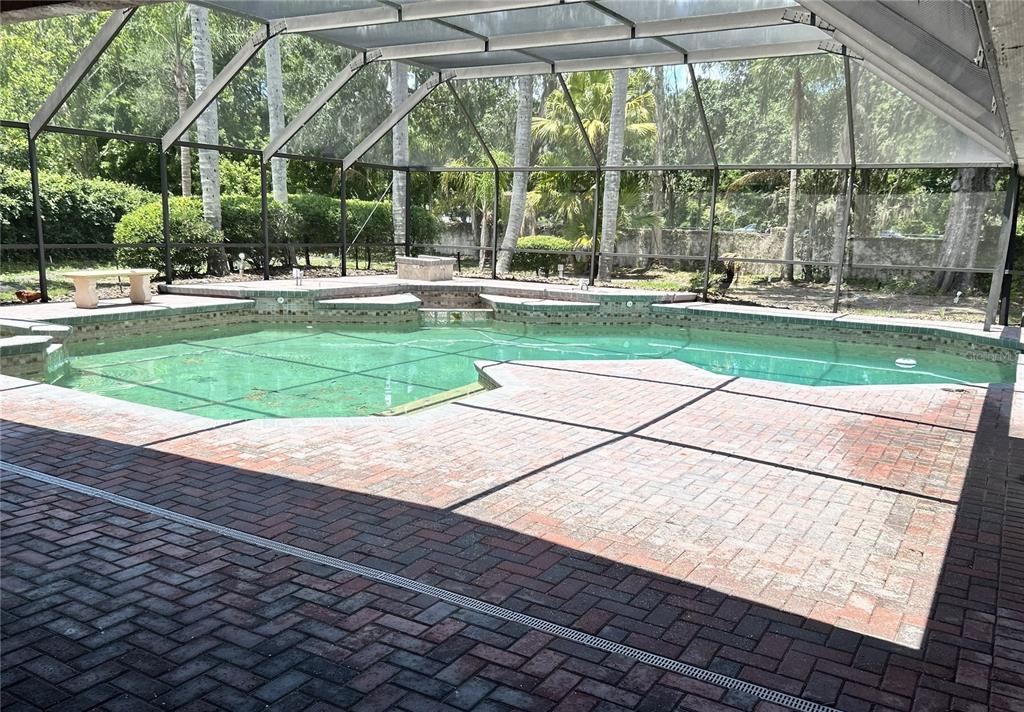 5106 Stonehurst Road Tampa, FL 33647 - Photo 2 of 36 Gallery Image 2
