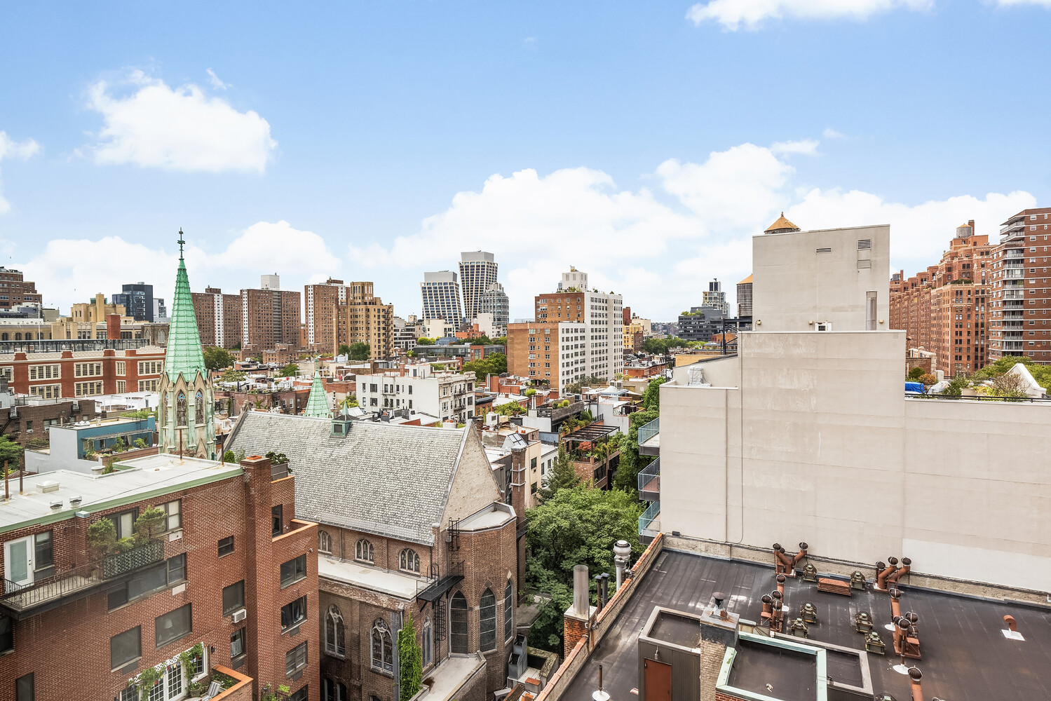 300 West 23rd Street, Unit 11M Manhattan, NY 10011 - Photo 3 of 9 a picture of city view