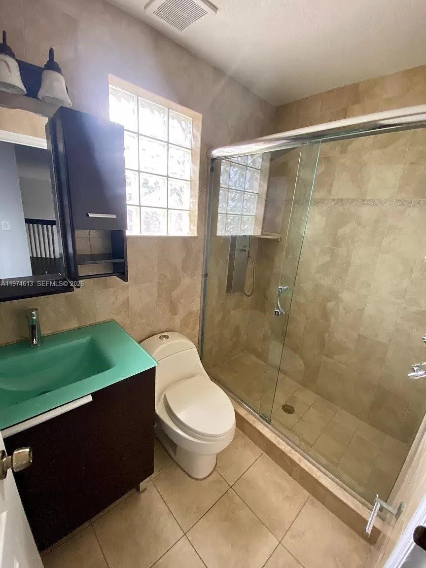 13851 Southwest 38th Lane Miami, FL 33175 - Photo 14 of 15