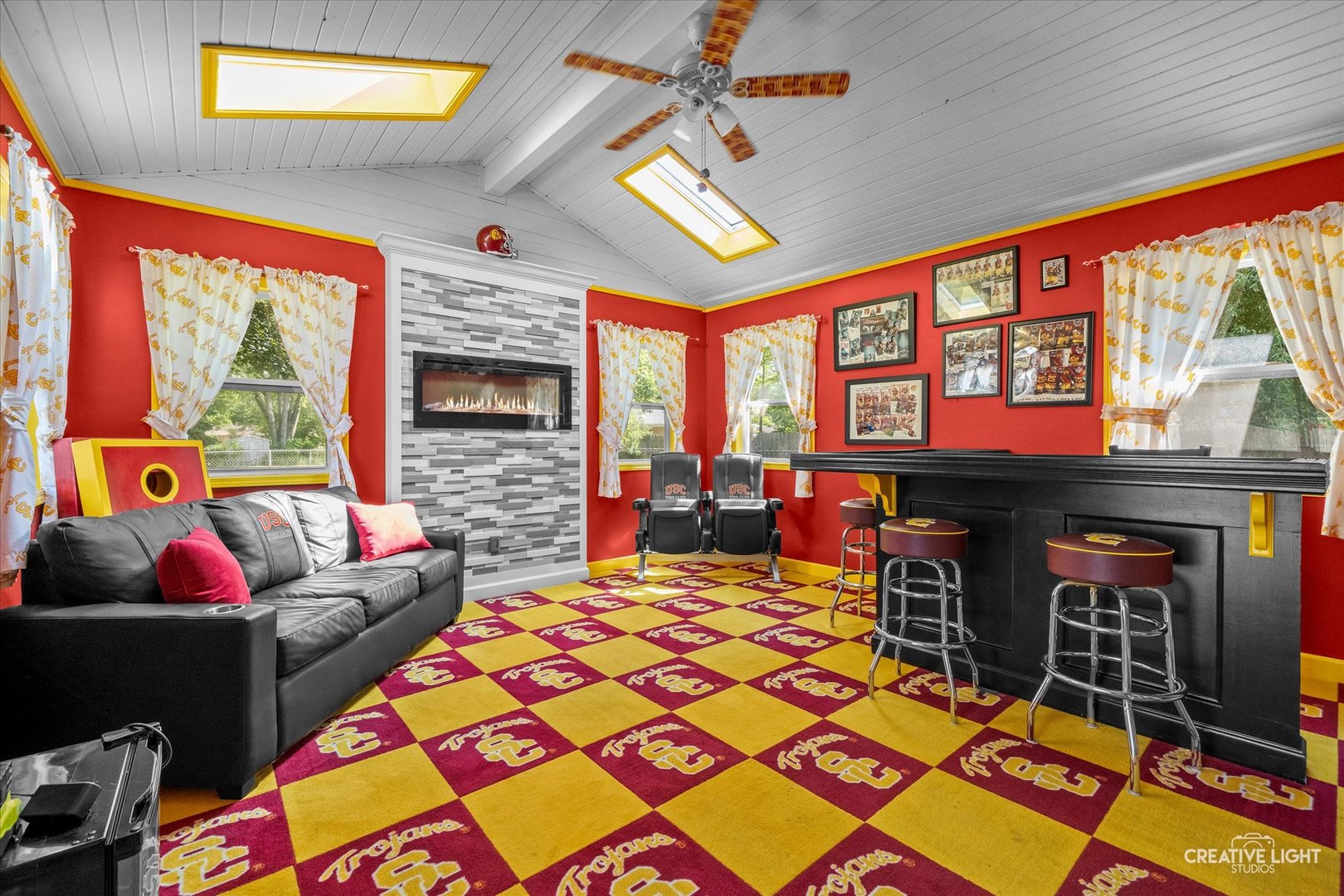 92 Neil Road Sugar Grove, IL 60554 - Photo 11 of 34 a living room with patio furniture and a floor to ceiling window