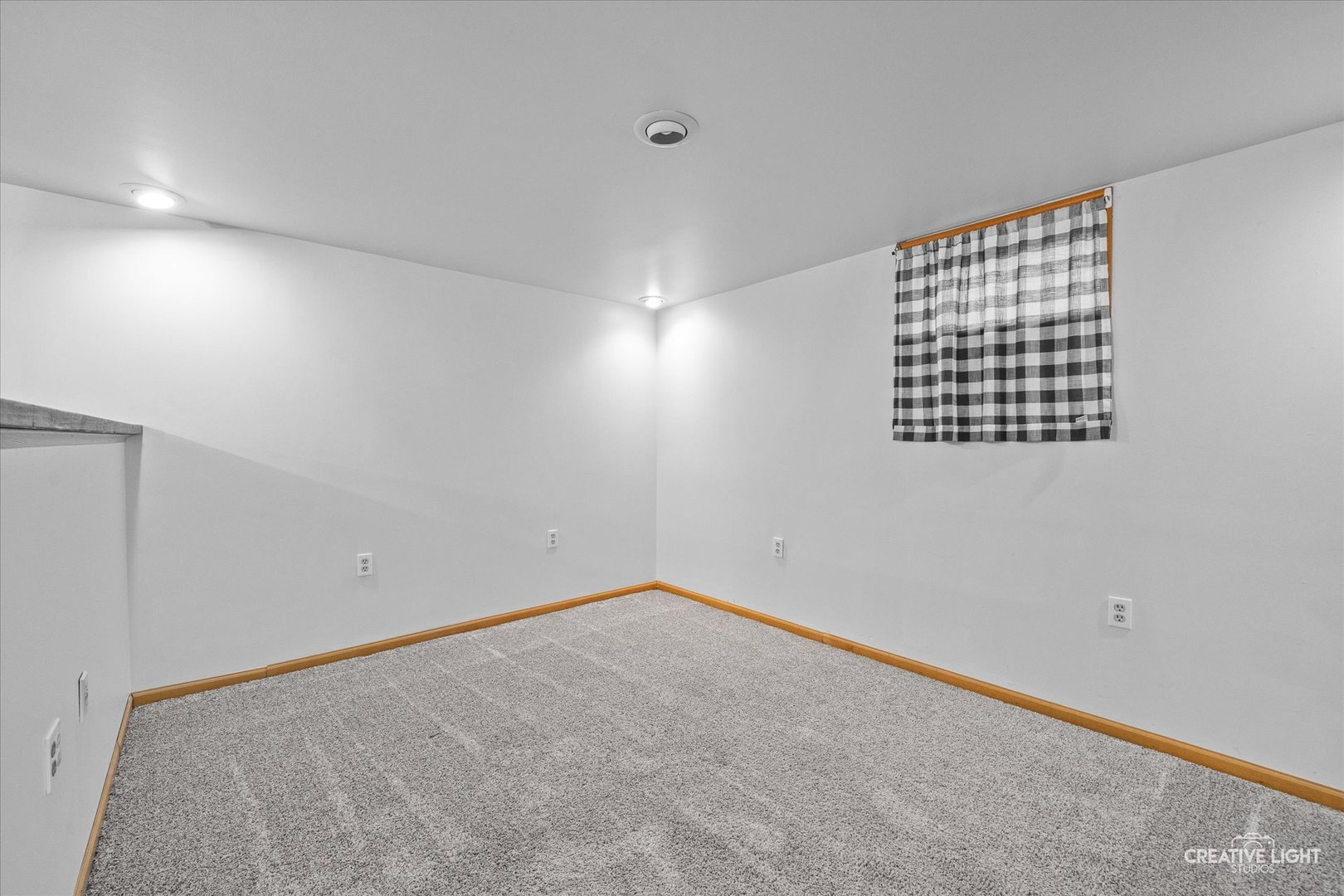 92 Neil Road Sugar Grove, IL 60554 - Photo 22 of 34 a view of an empty room with a window