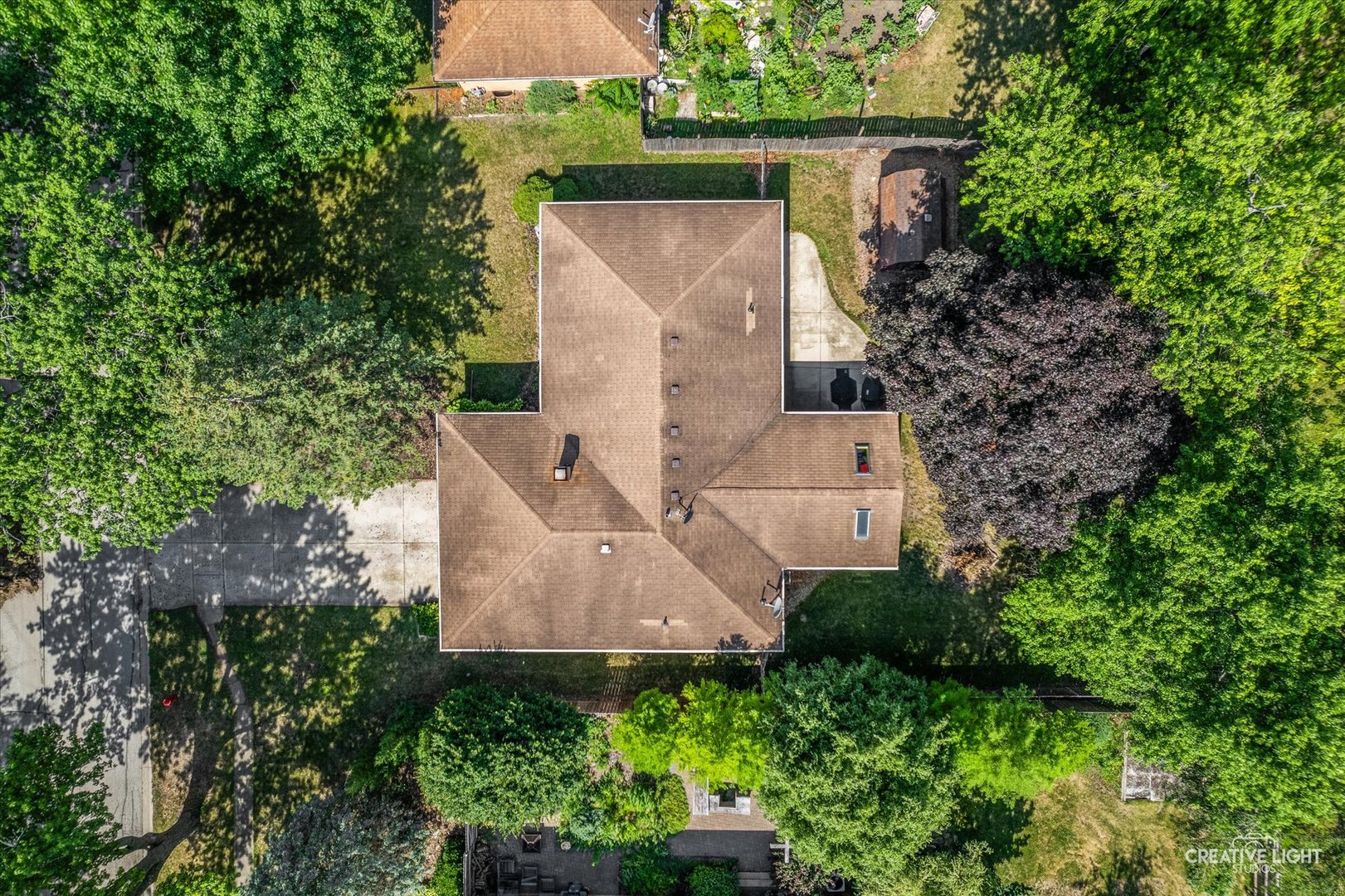 92 Neil Road Sugar Grove, IL 60554 - Photo 30 of 34 an aerial view of a house with a yard