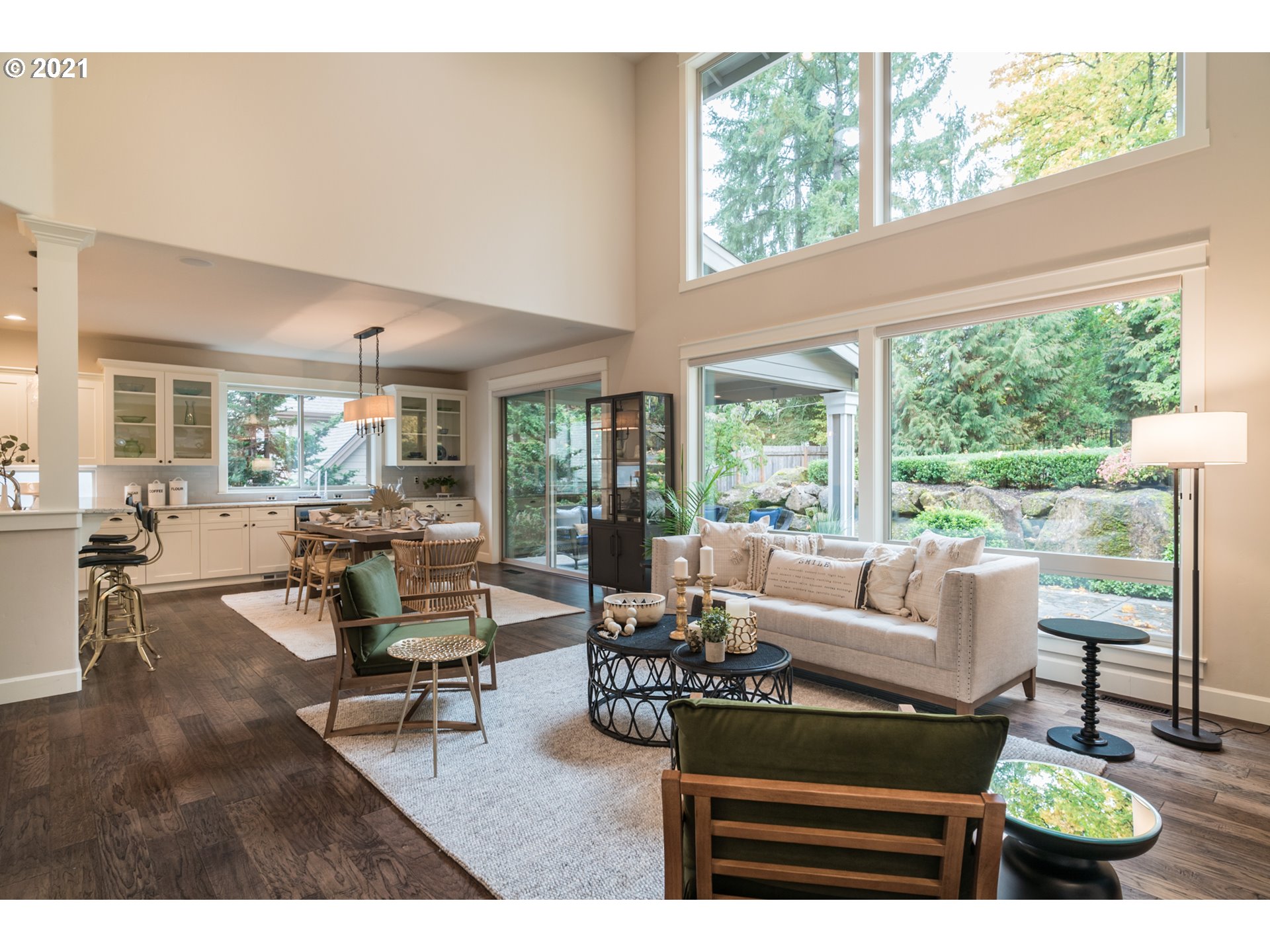 17912 Kelok Road Lake Oswego, OR 97034 - Photo 11 of 32 Gallery Image 11