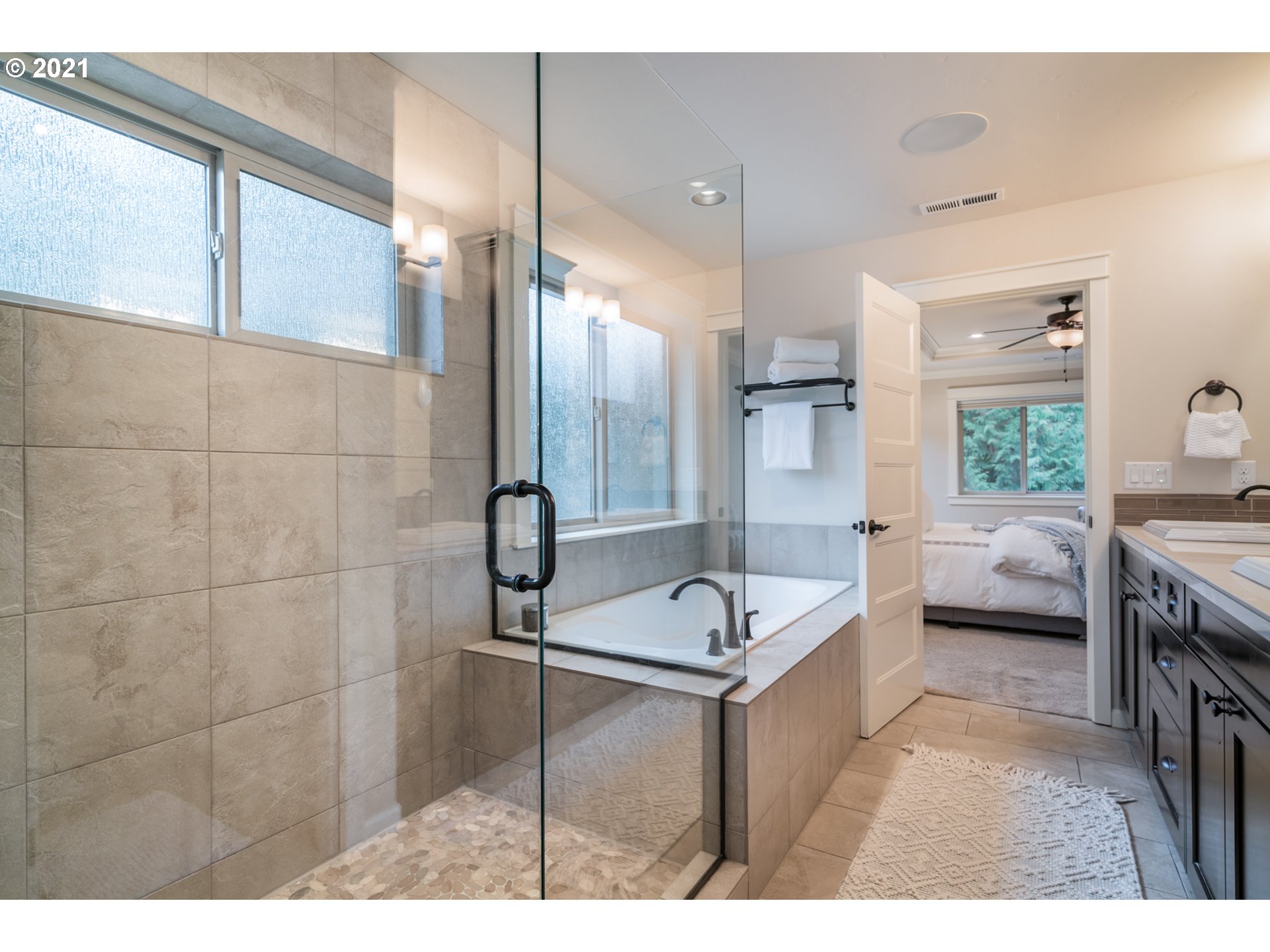 17912 Kelok Road Lake Oswego, OR 97034 - Photo 18 of 32 Gallery Image 18