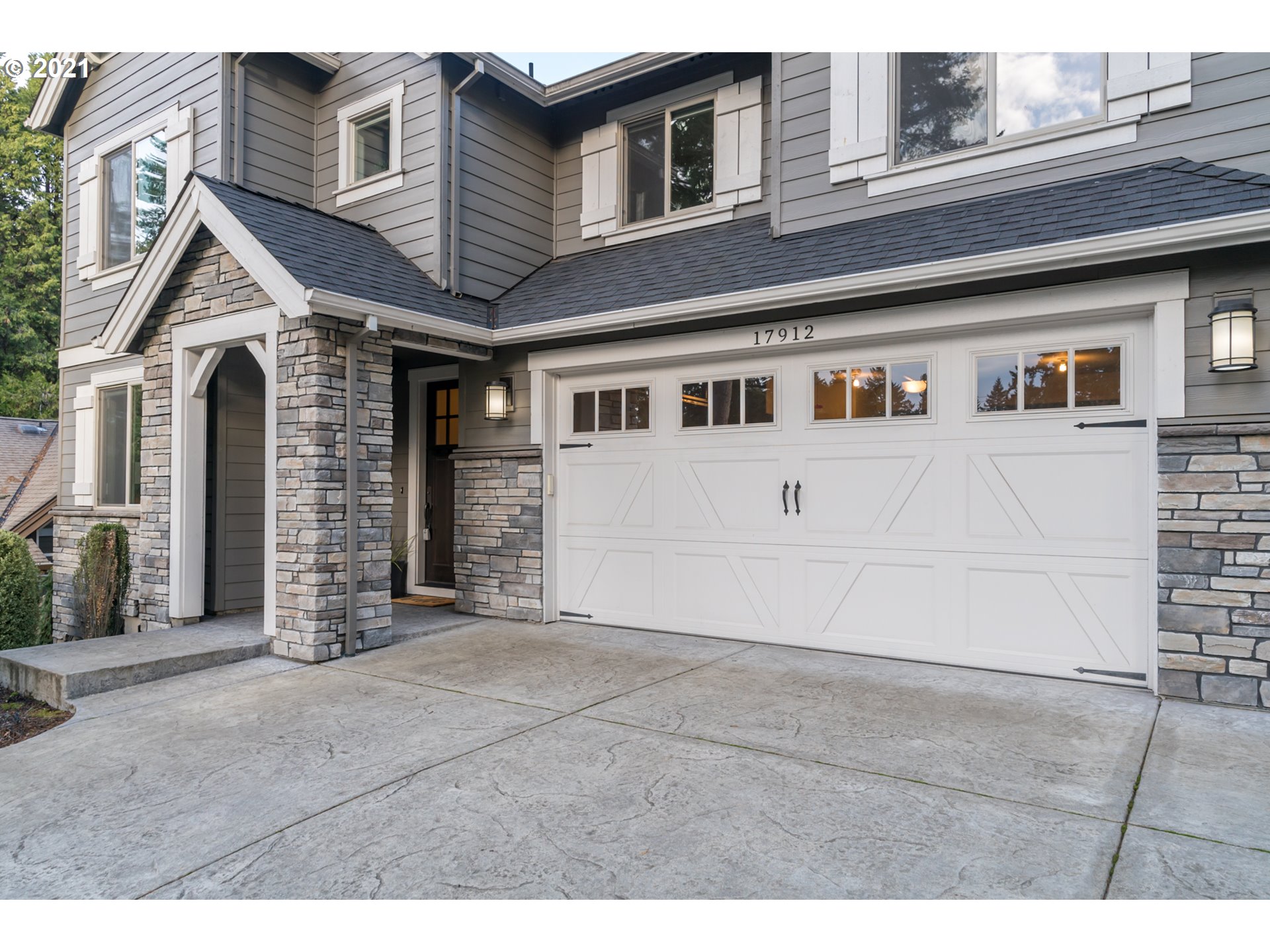17912 Kelok Road Lake Oswego, OR 97034 - Photo 3 of 32 Gallery Image 3