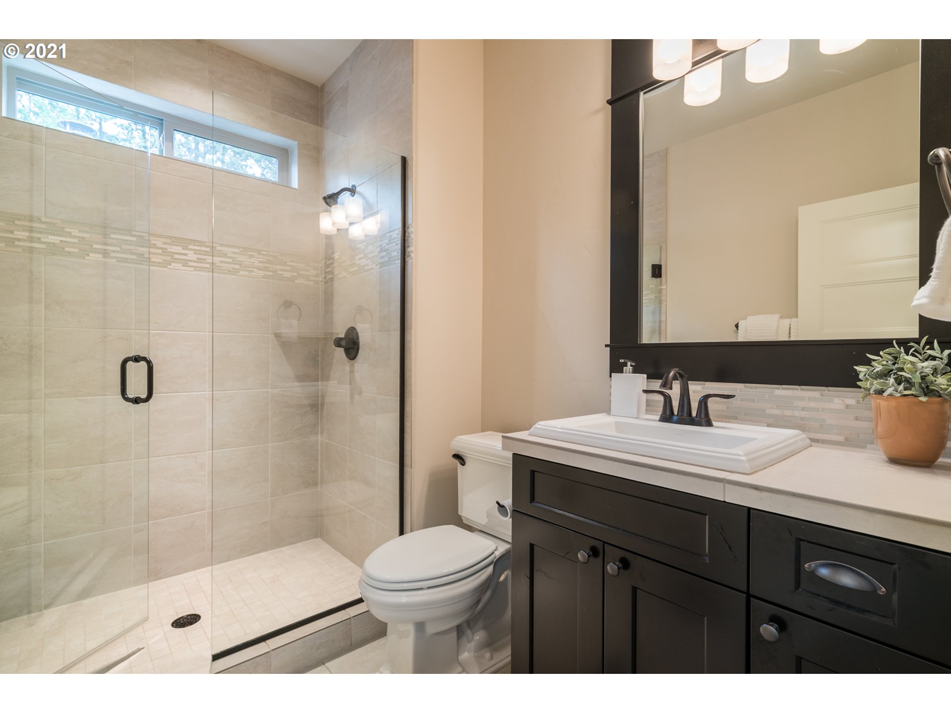 17912 Kelok Road Lake Oswego, OR 97034 - Photo 21 of 32 Gallery Image 21
