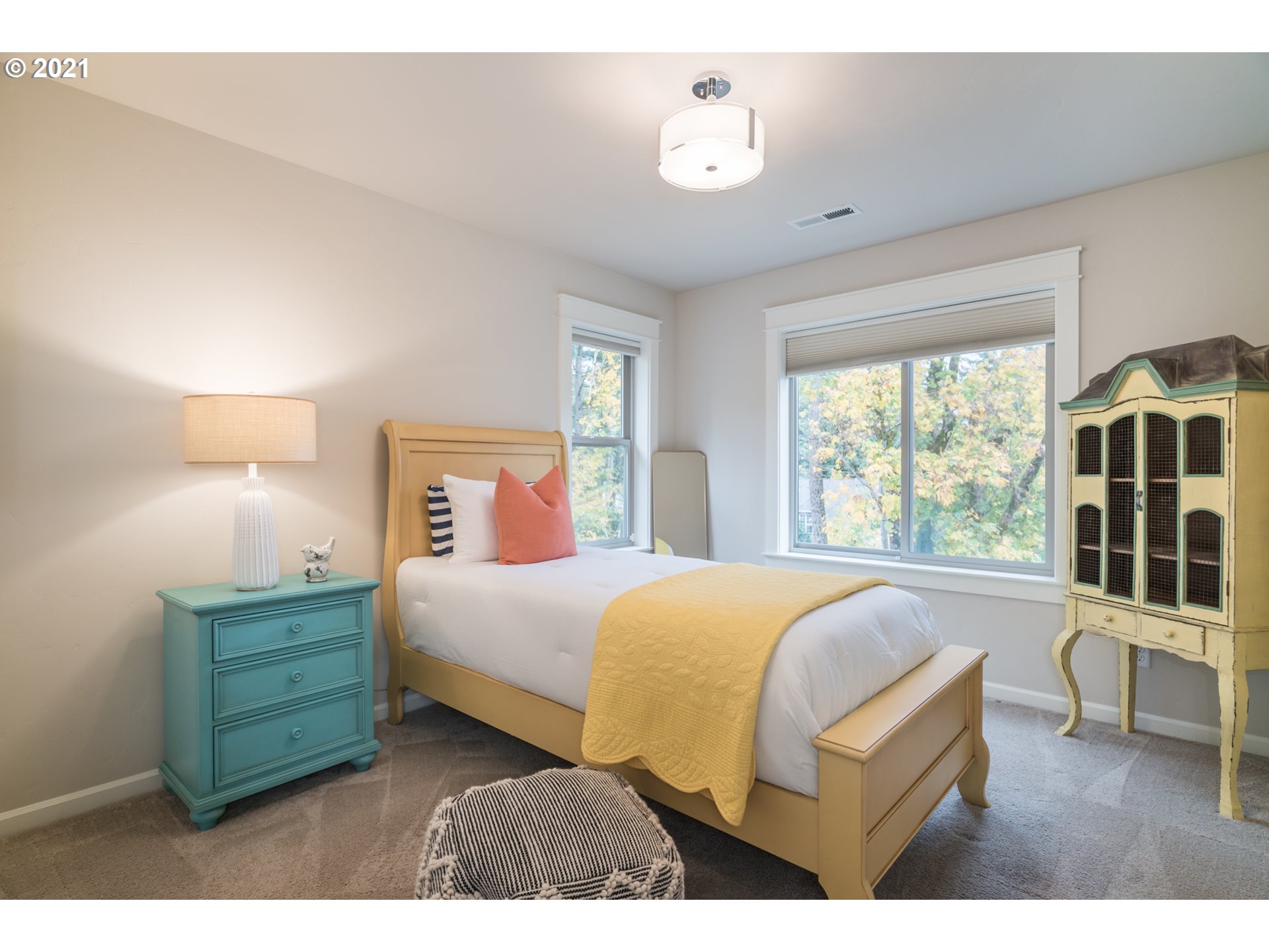 17912 Kelok Road Lake Oswego, OR 97034 - Photo 22 of 32 Gallery Image 22