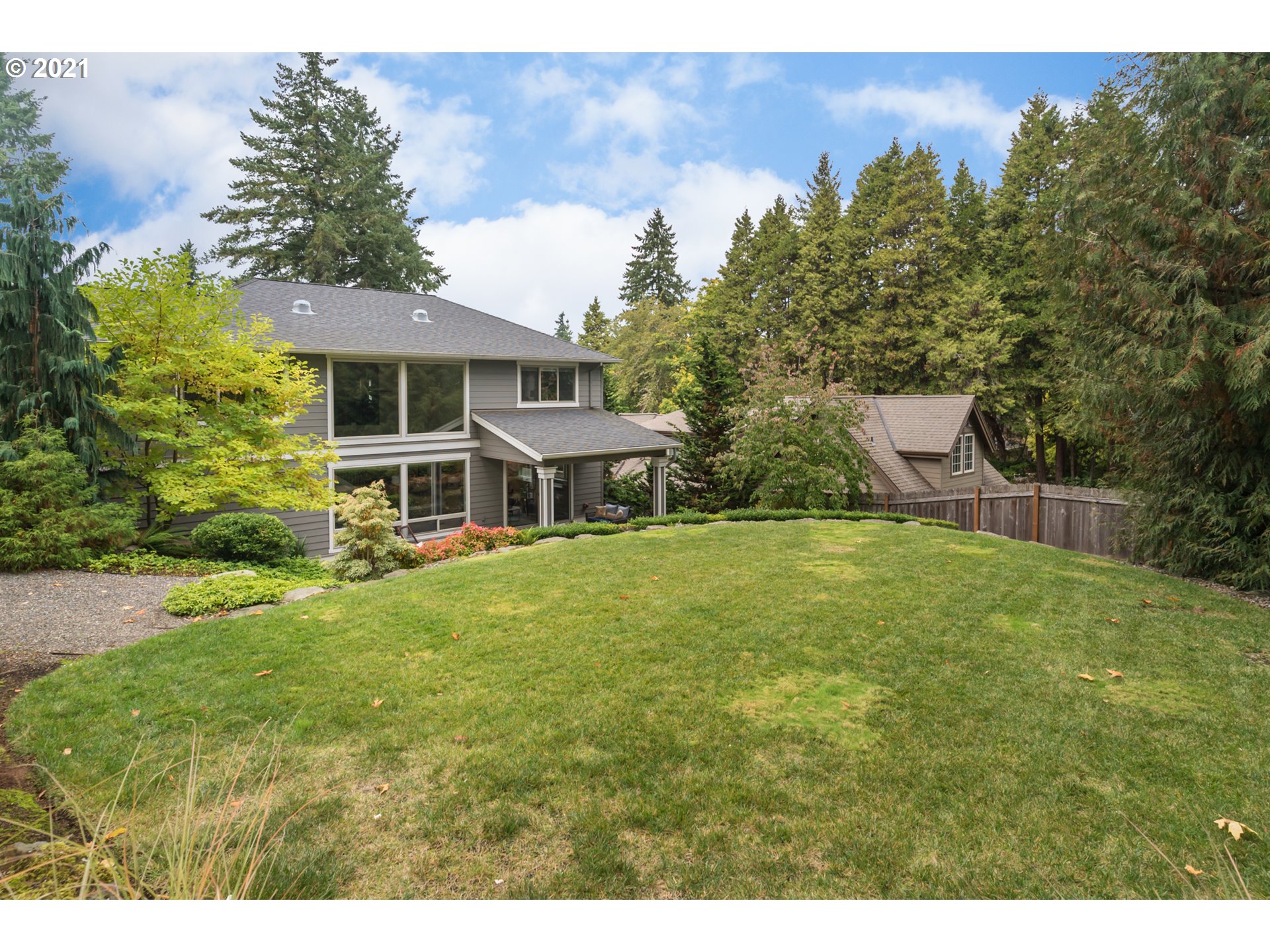 17912 Kelok Road Lake Oswego, OR 97034 - Photo 28 of 32 Gallery Image 28