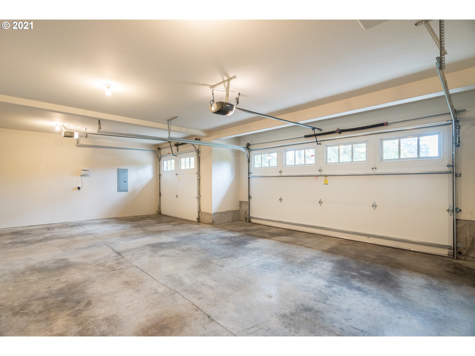 17912 Kelok Road Lake Oswego, OR 97034 - Photo 31 of 32 Gallery Image 31