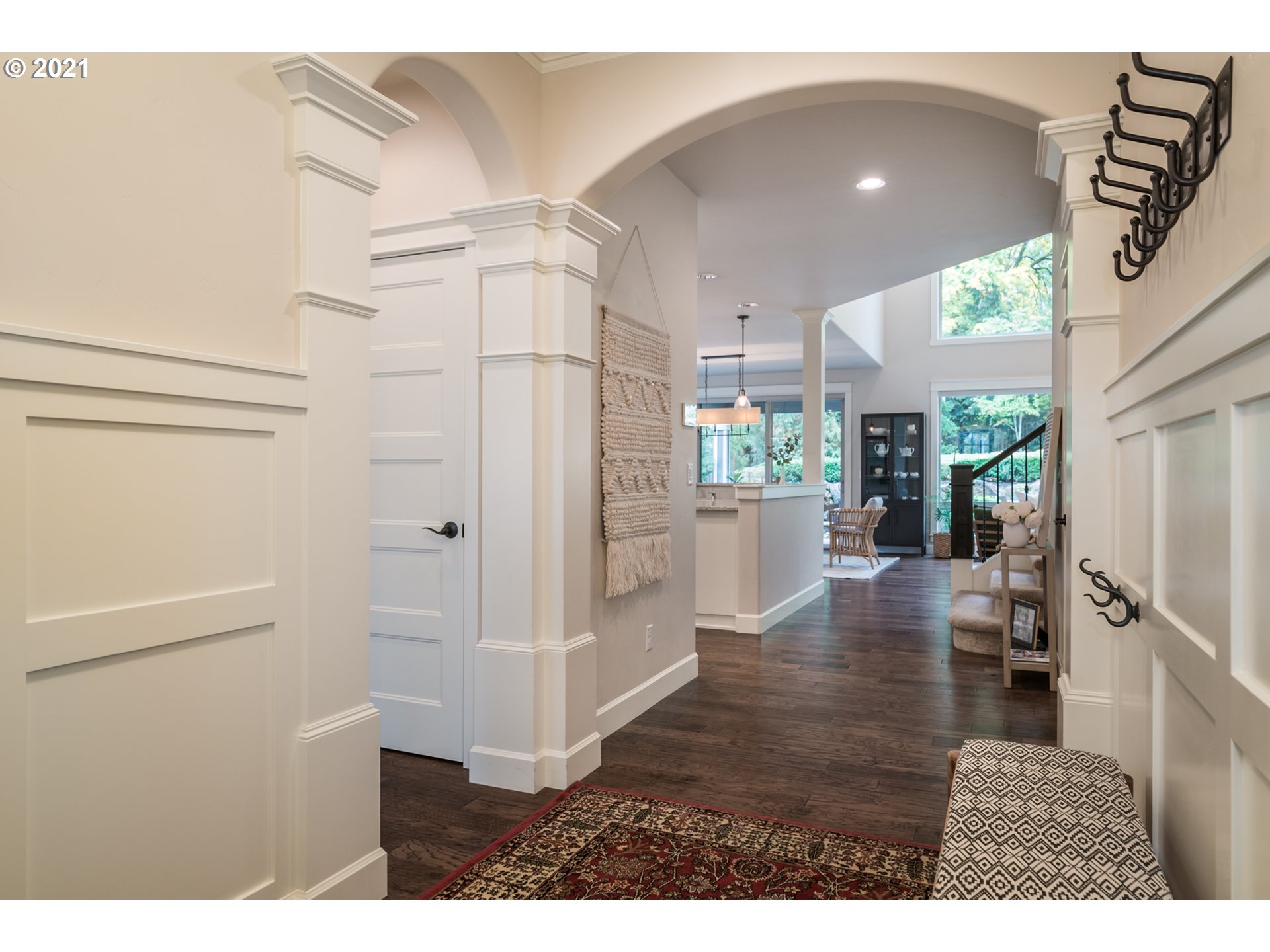 17912 Kelok Road Lake Oswego, OR 97034 - Photo 5 of 32 Gallery Image 5