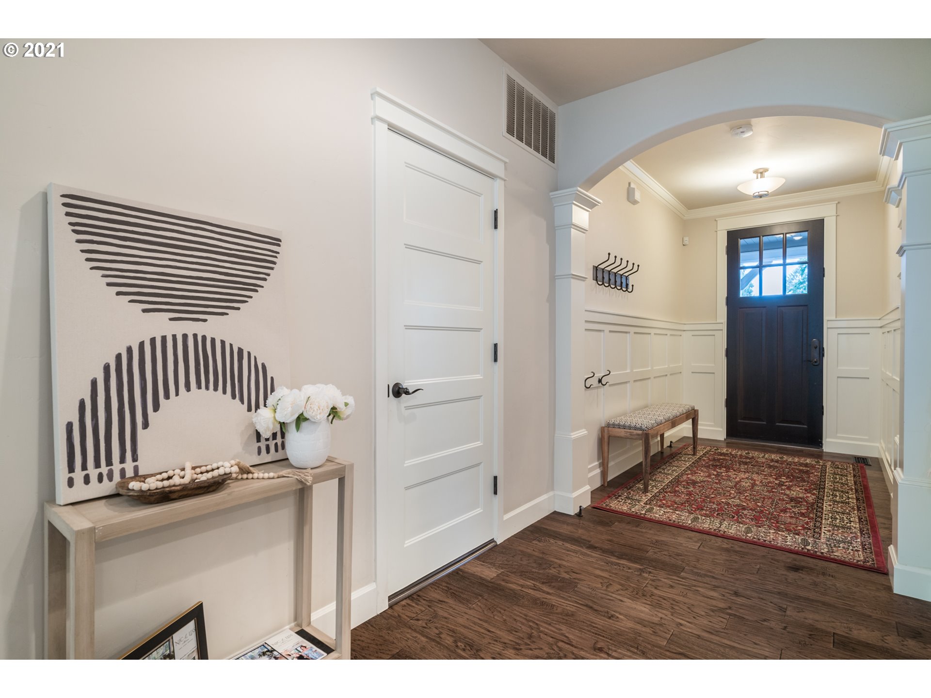 17912 Kelok Road Lake Oswego, OR 97034 - Photo 6 of 32 Gallery Image 6