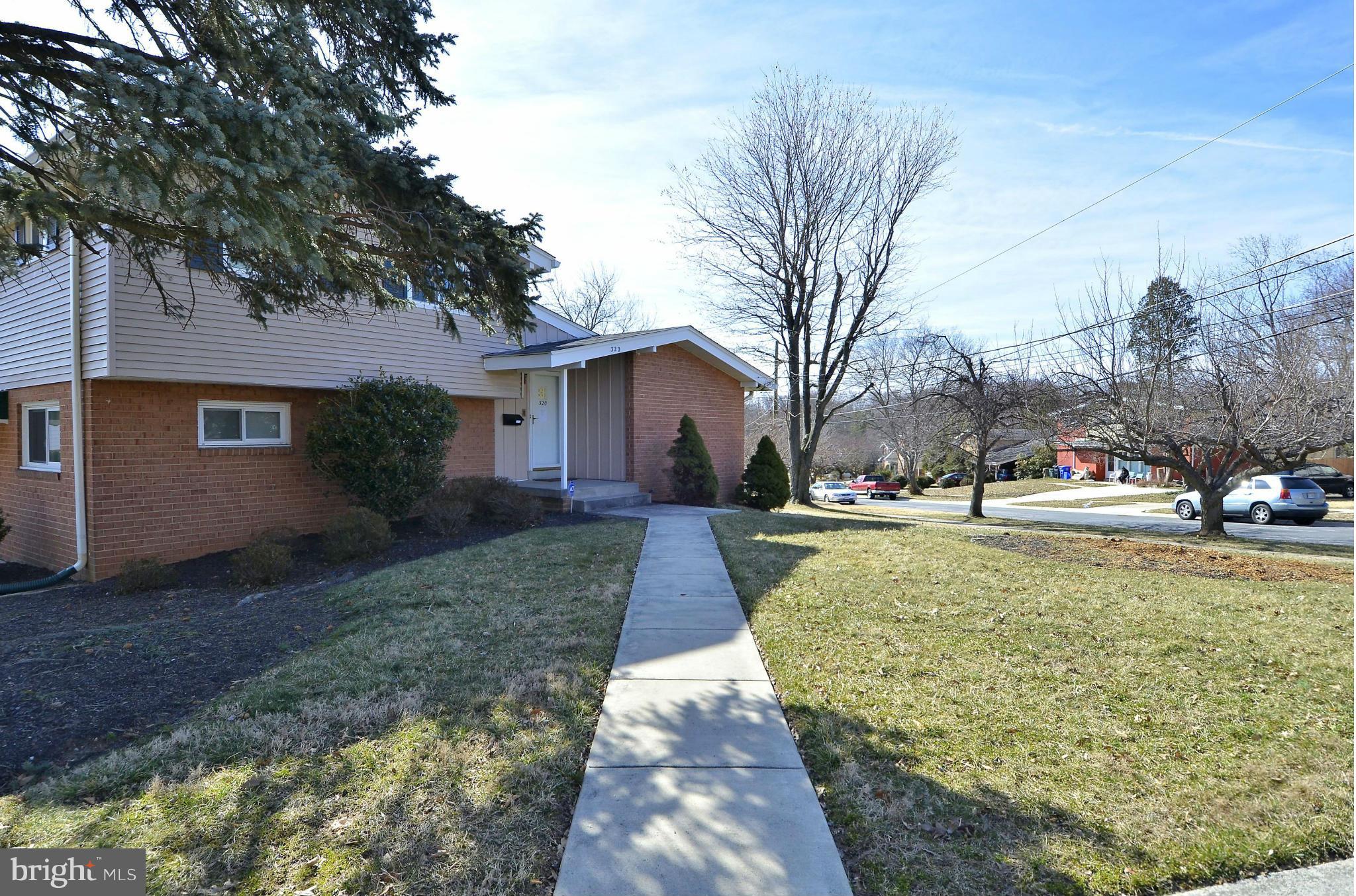 320 Sisson Street Silver Spring, MD 20902 - Photo 3 of 30 Front Walk