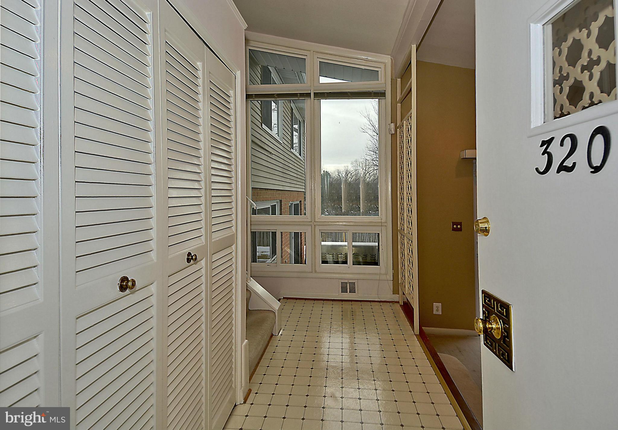 320 Sisson Street Silver Spring, MD 20902 - Photo 4 of 30 Foyer