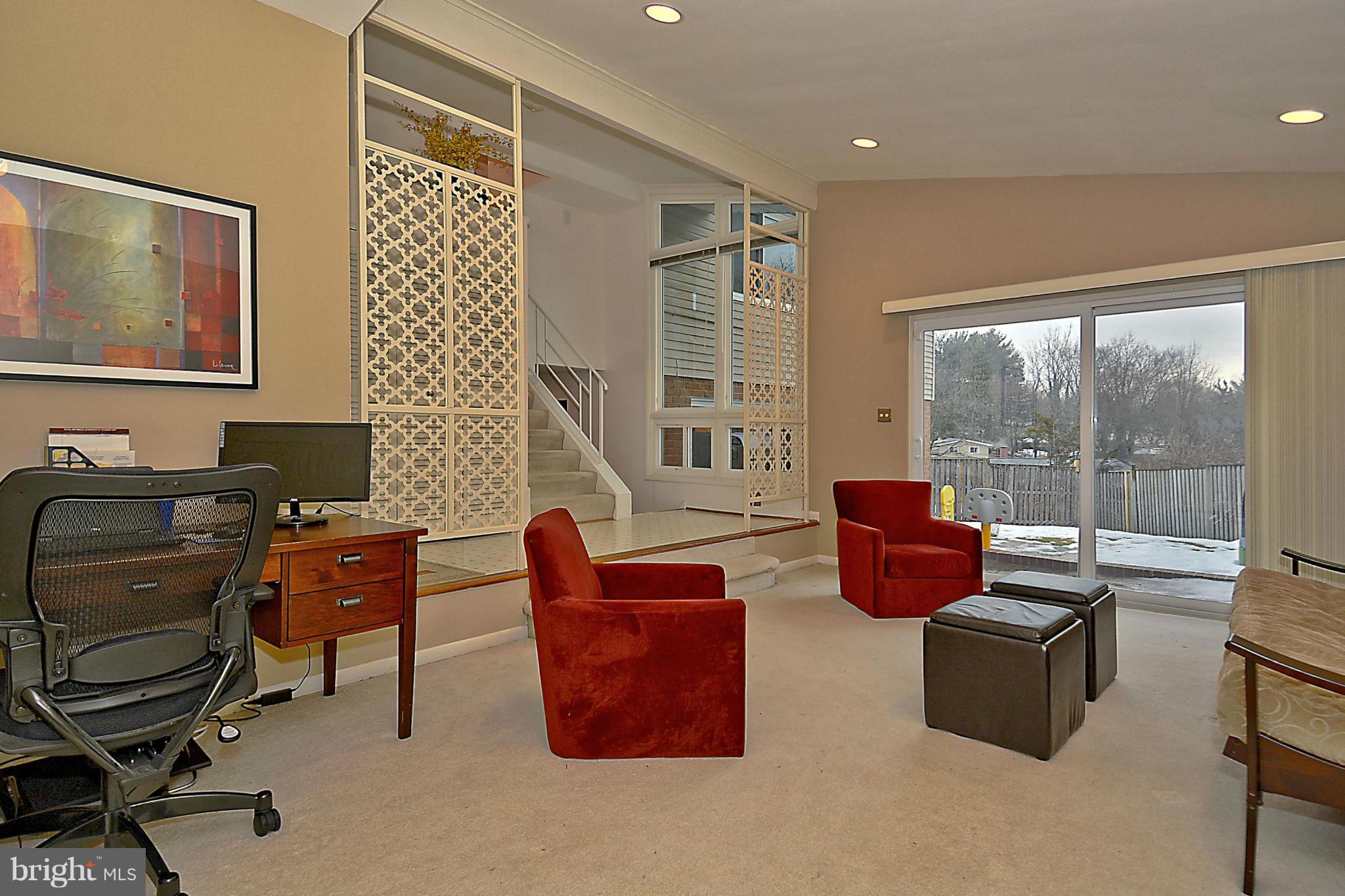 320 Sisson Street Silver Spring, MD 20902 - Photo 5 of 30 Living Room