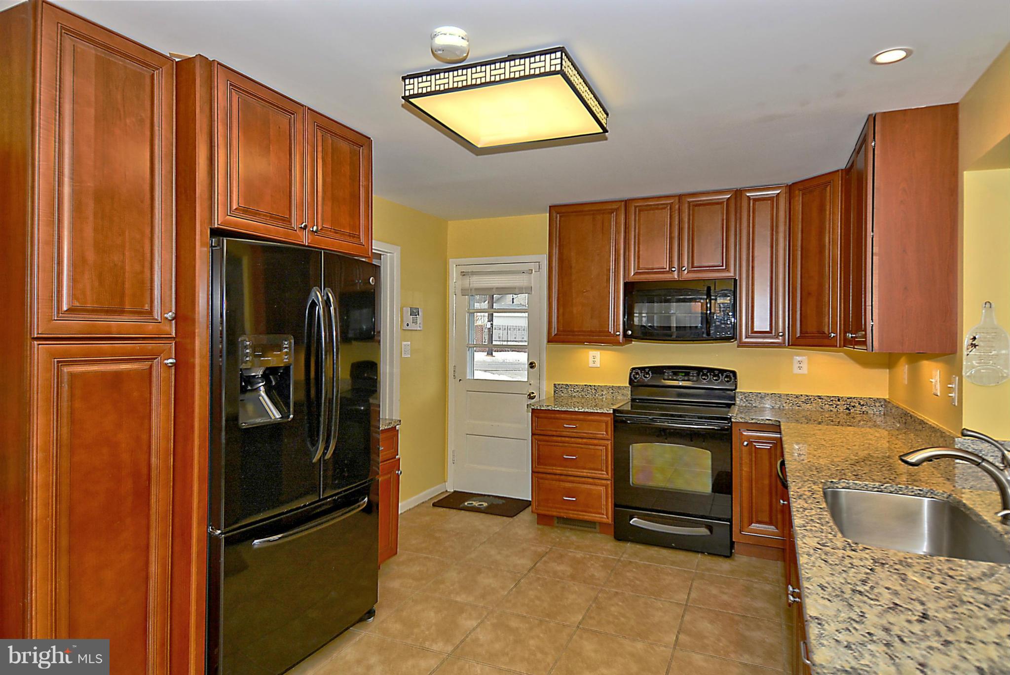 320 Sisson Street Silver Spring, MD 20902 - Photo 8 of 30 Kitchen