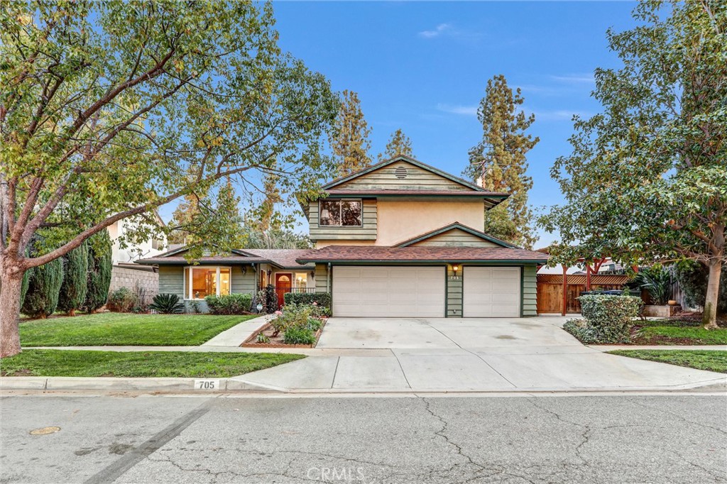 705 Hemlock Court Redlands, CA 92374 - Photo 2 of 14