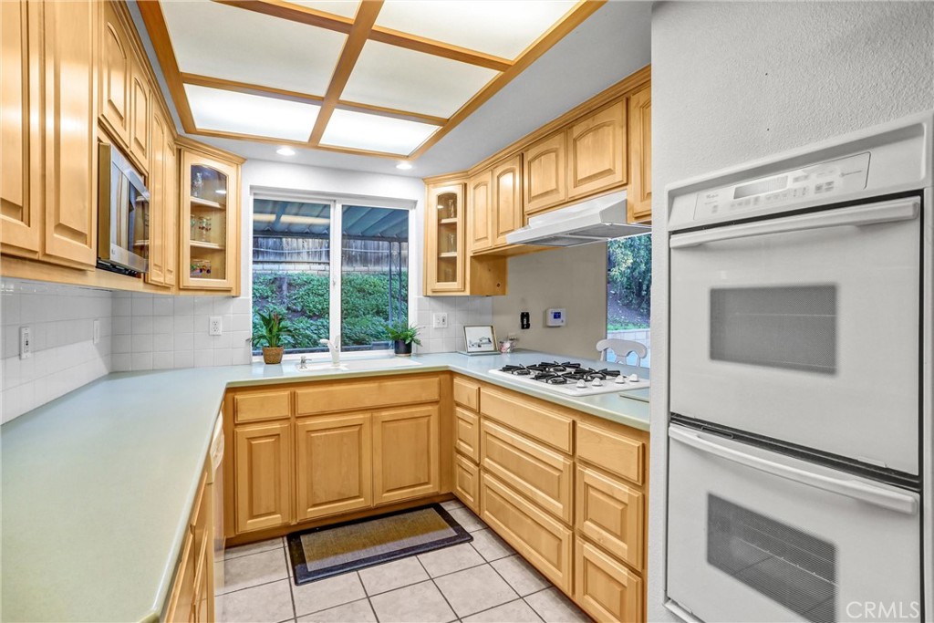 705 Hemlock Court Redlands, CA 92374 - Photo 7 of 14